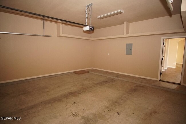 Building Photo - 3628 Grand Bahamas Dr