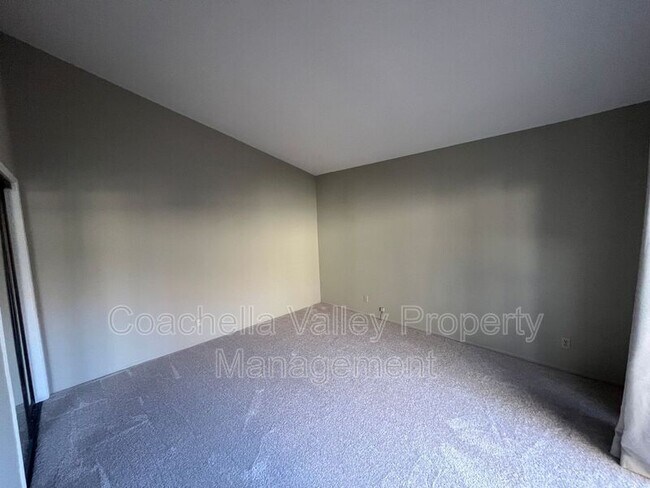 Building Photo - 36532 Vía Abeja