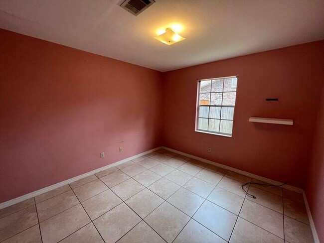 Building Photo - Pensacola - Pinehurst Subdivision - 3 bedr...