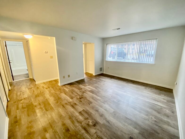 Building Photo - Ore Creek Apartments