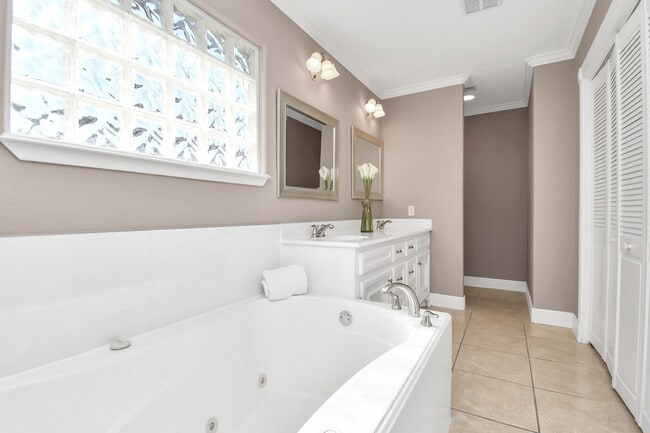 Building Photo - 3503 Nayland Rock Dr