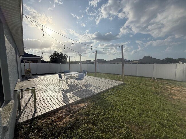 Building Photo - 2671 Sanderling St