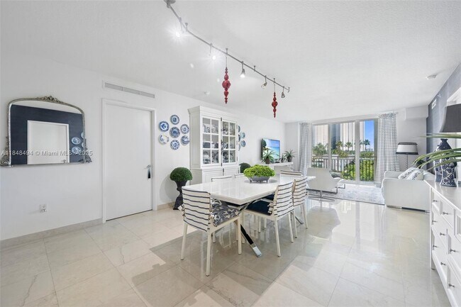 Building Photo - 150 Sunny Isles Blvd