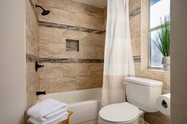 Building Photo - 20231 Linden Tree Dr