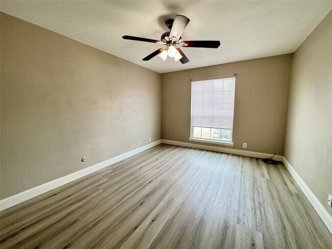 Building Photo - 5981 Arapaho Rd