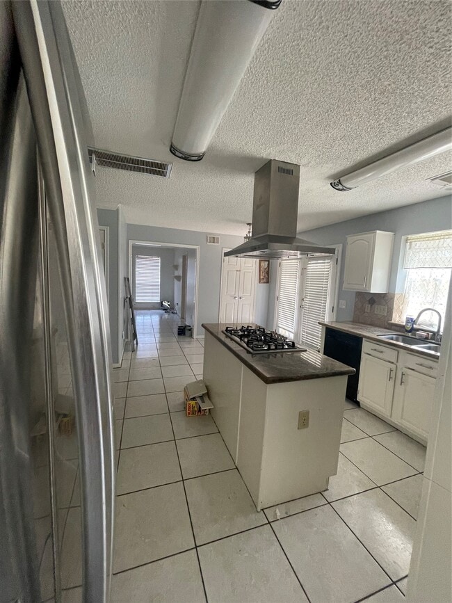 Building Photo - 7818 Clover Knoll Ct