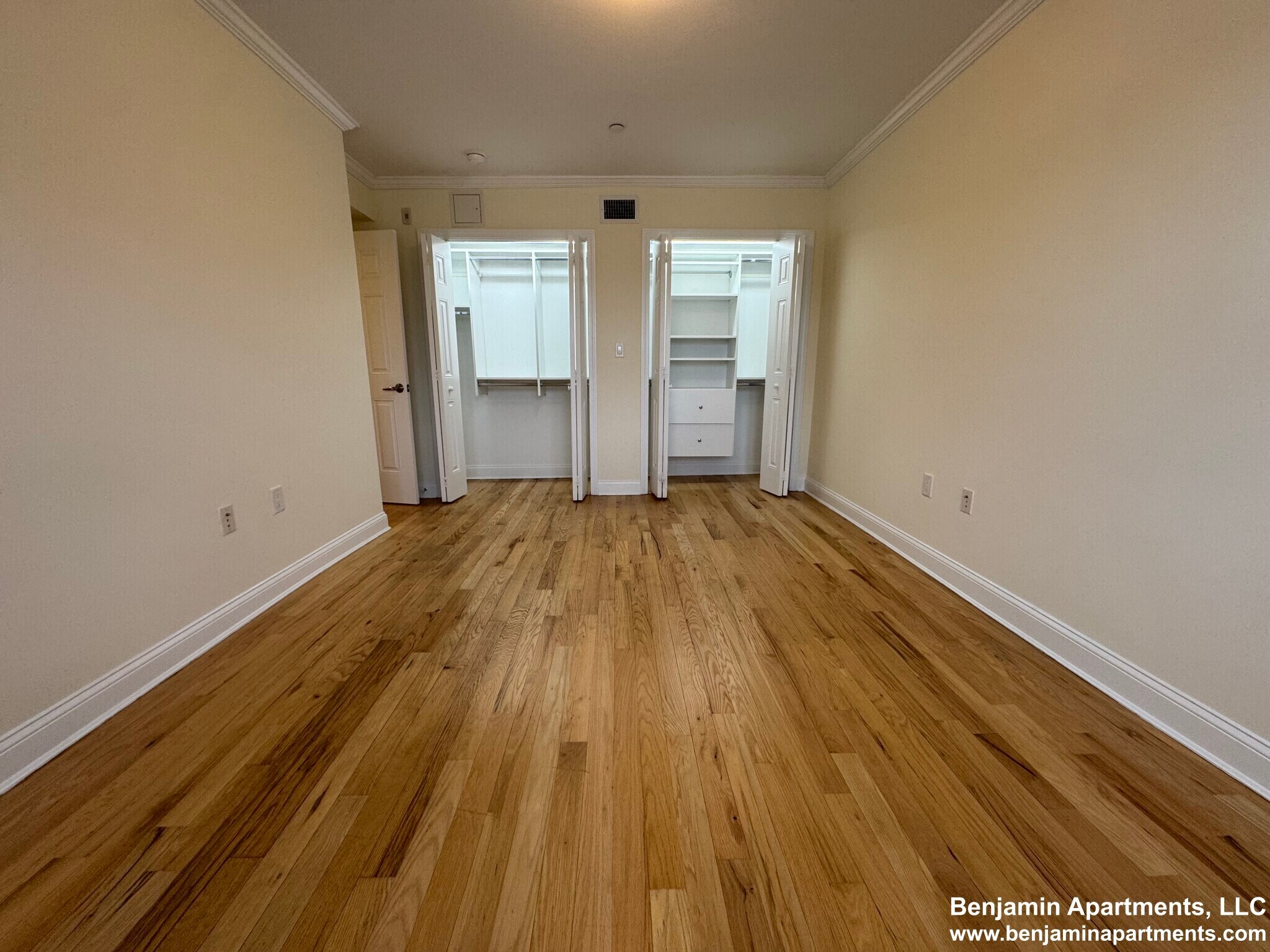 Building Photo - 5 Chauncy St