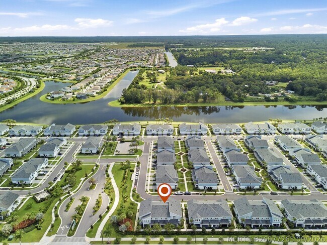 Building Photo - 4178 Longwood Lake Sq