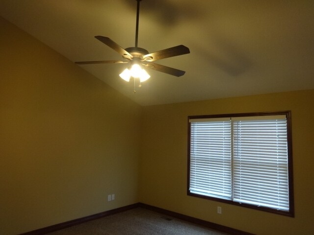 Building Photo - 987 Washington St