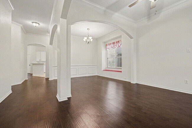 Building Photo - 1707 Briarhollow Dr