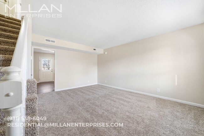 Interior Photo - 510-520 Hietts Ln