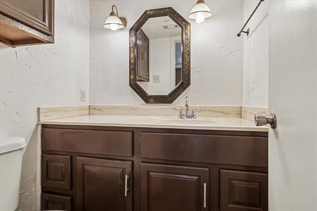 Building Photo - 1302 Summerwood Ln