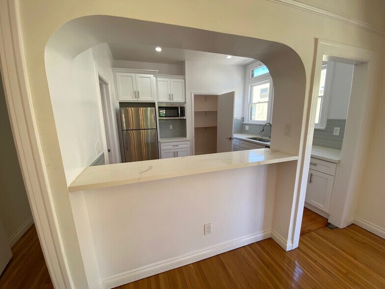 Building Photo - 241 S New Hampshire Ave