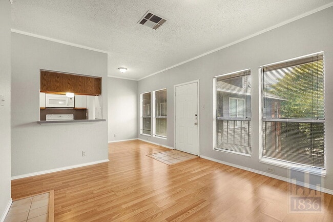 Building Photo - 2804 Rio Grande St