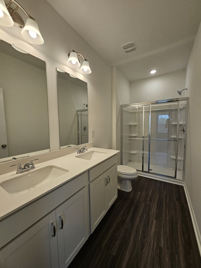 Building Photo - 129 Rosebush Ln