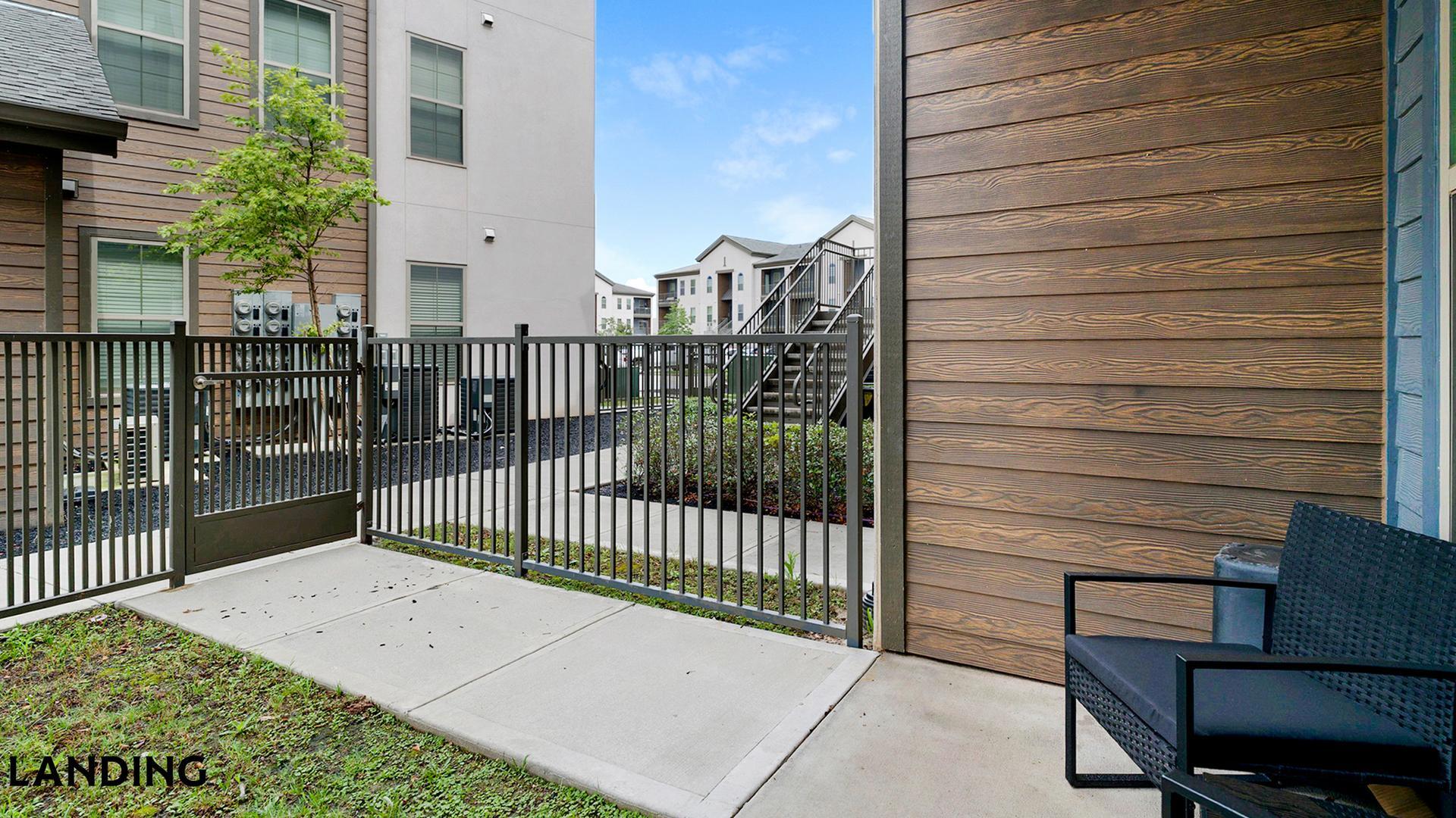 Building Photo - 698 Basilica Bay Dr