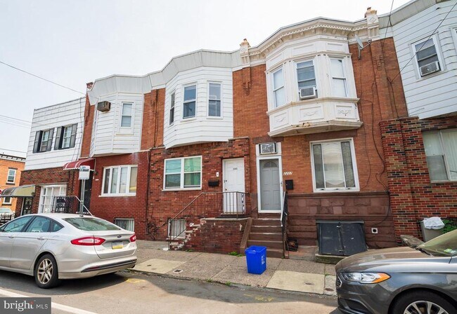 Building Photo - 2205 S 20th St