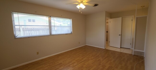 Building Photo - 1329 Fairfield Dr