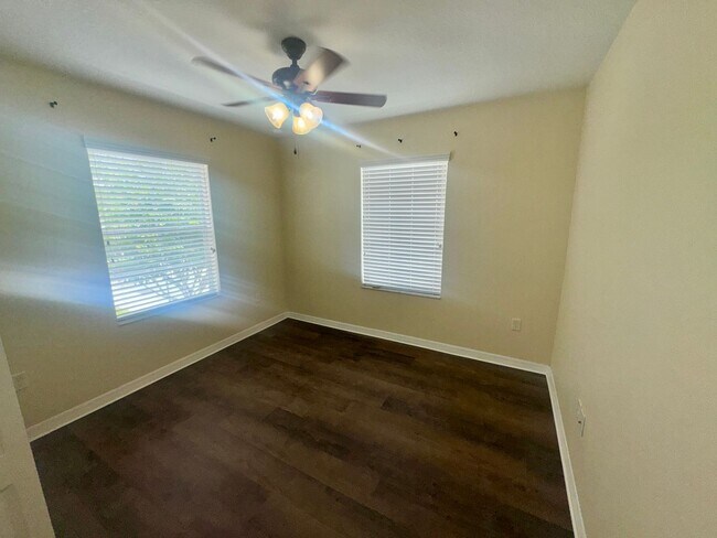 Building Photo - 3 Bedroom 2.5 Bath Treviso Townhome minute...