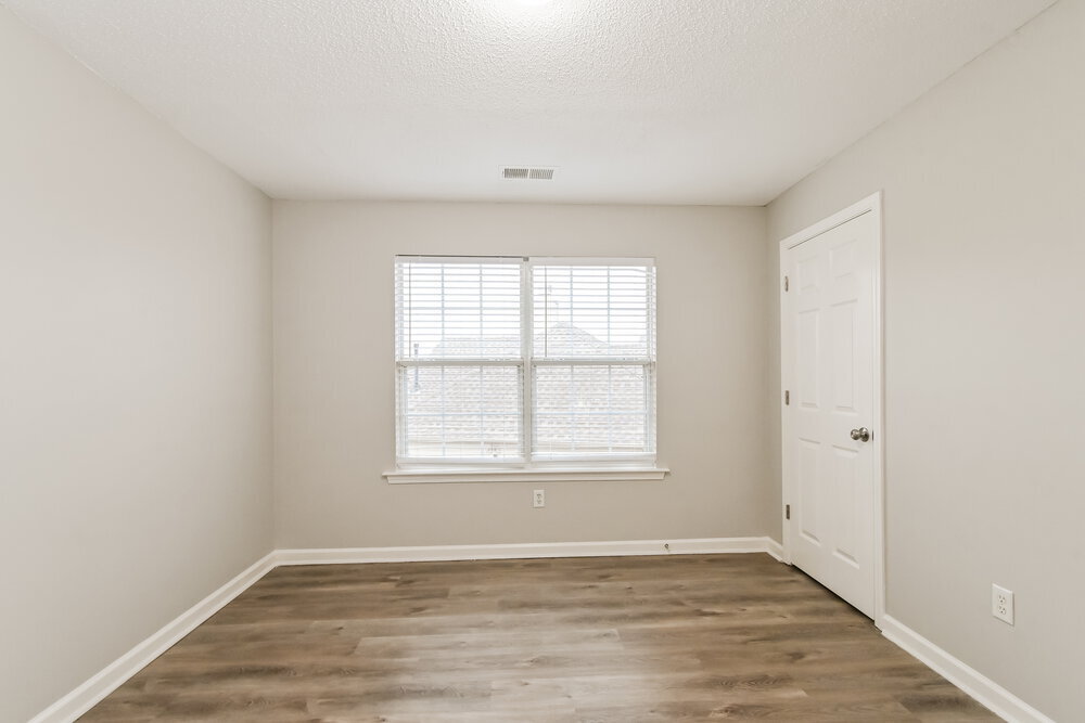Building Photo - 7133 Queens Crown Ct