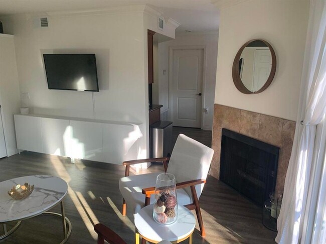 Building Photo - 201 Sea Cliff Way