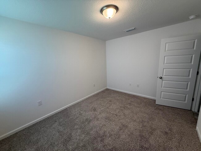 Building Photo - 225 Gray Owl Dr