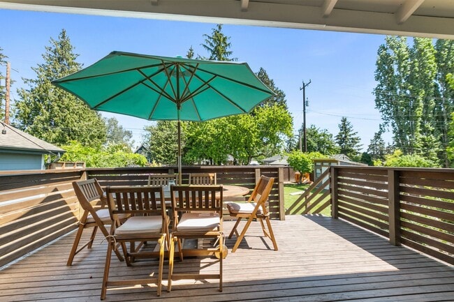 Building Photo - 3Bd/2.25Ba Seattle House