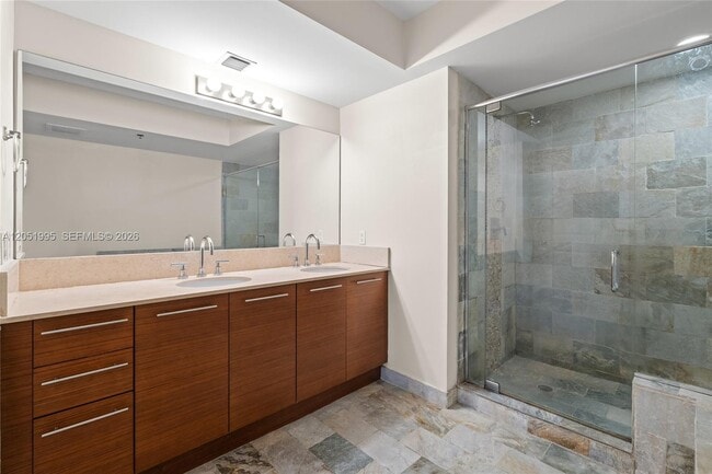 Building Photo - 2681 N Flamingo Rd