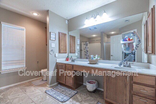 Building Photo - 10211 Stone Garden
