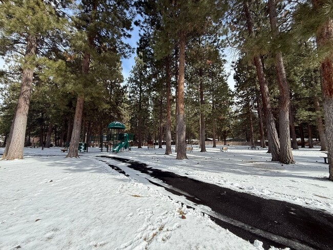 Building Photo - Beautifully Maintained 2 Bed/ 2.5 Bath - River Canyon Estates