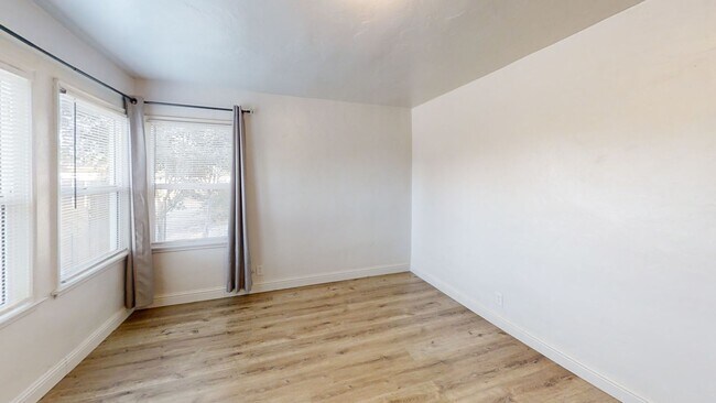 Building Photo - Fresh 3BR/2BA • Pet Friendly • Garage • Mo...