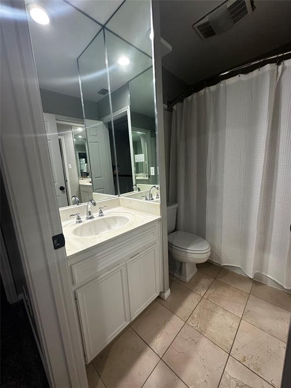 Building Photo - 641 W 31st 1/2 St