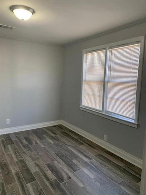 Building Photo - 352 Adams St