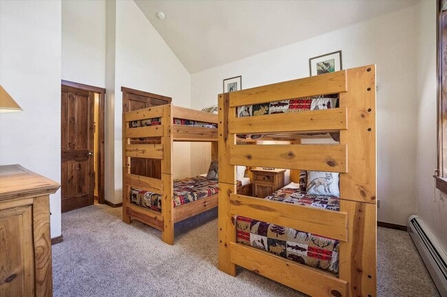 Building Photo - Walk to Main Street and the Slopes! Amenities Abound! MOST UTILITIES Included! Garage!