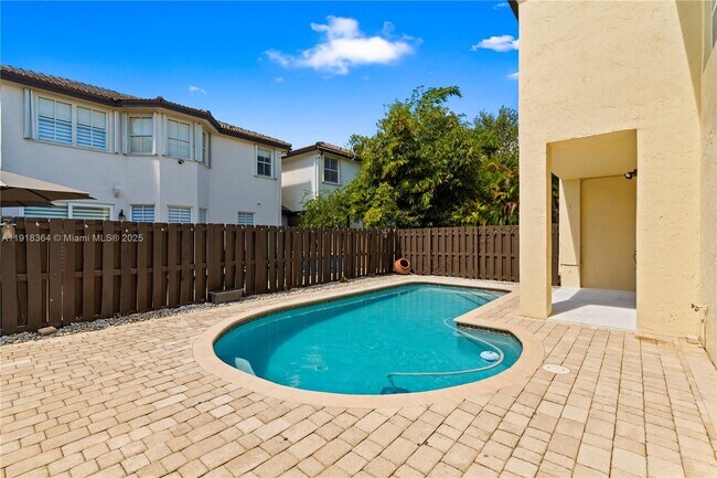 Building Photo - 11032 NW 48th Ln