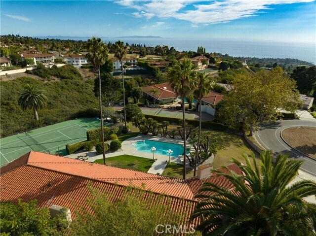 Building Photo - 984 La Cresta Pl