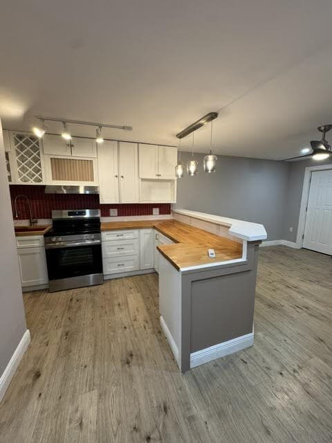 Building Photo - August Only: 1st Month Free with Move-in by 8/30: Downtown Winchester Living – Fully Renovated 3-...