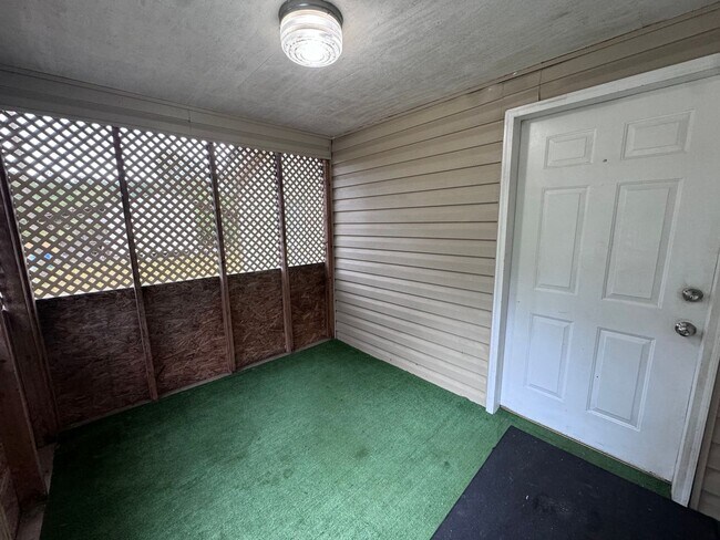 Building Photo - 3830 Huckleberry Rd