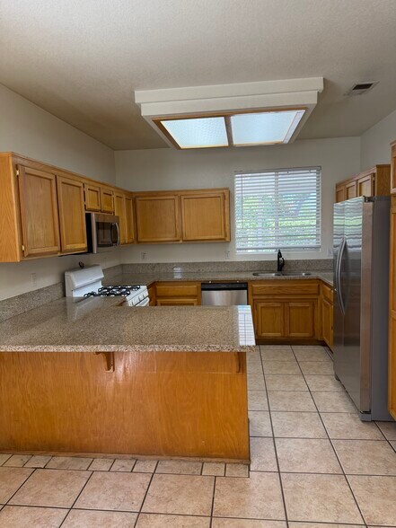 Building Photo - 10808 Tivoli Ct