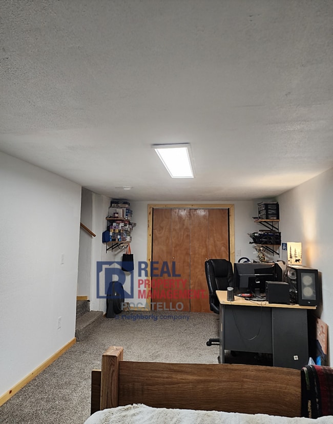 Building Photo - 1420/1422 E Elm St