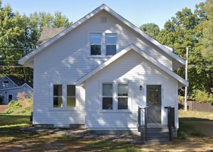 Building Photo - Single Family Home - 4+ Bedroom | 2 Bath