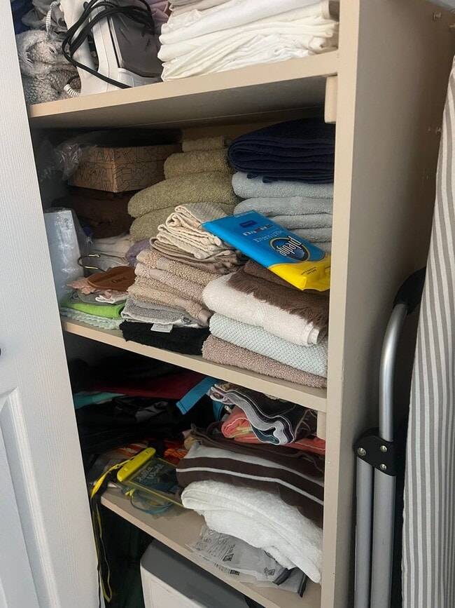 Building Photo - NEW PRICE! 2BD/2BA with Detached Carport on Venice Island!