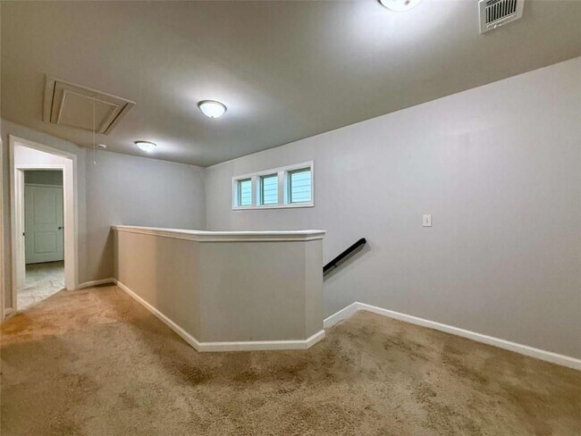 Building Photo - 5115 Breezewood Cir