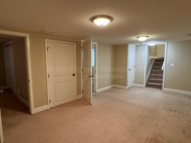 Building Photo - 2118 E 21st Ave