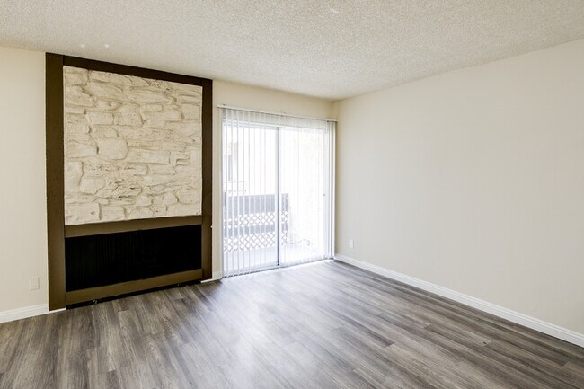 Building Photo - 451 S Harvard Blvd