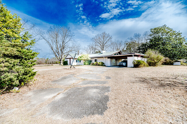 Building Photo - 1809 NC-42