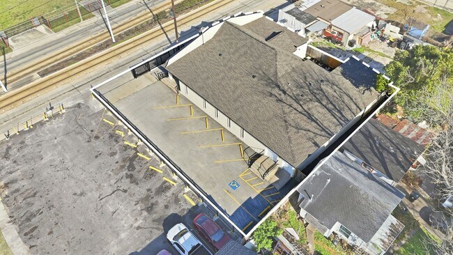 Building Photo - 3911 Fulton St