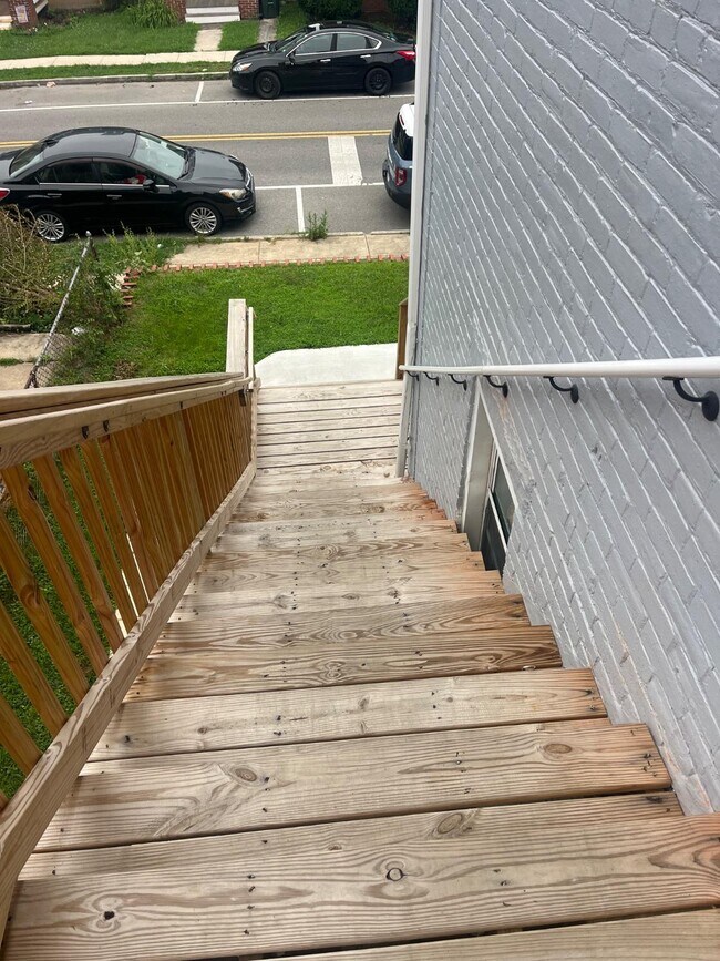 Building Photo - 809 Mulberry Ave