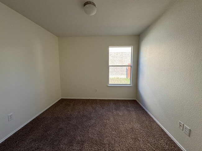 Building Photo - 4-Bedroom House for Rent in Killeen *Save $100/Month!*