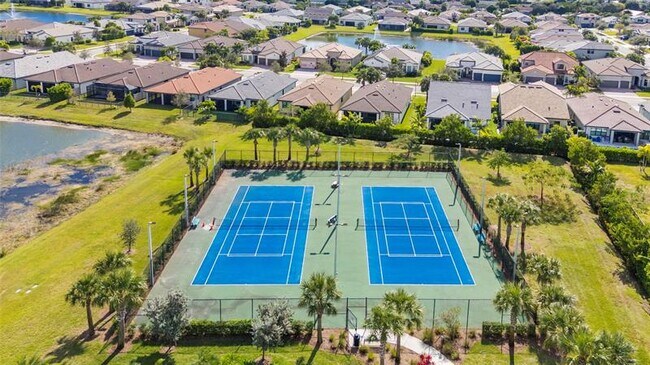 Building Photo - 4828 Chantilly Rd